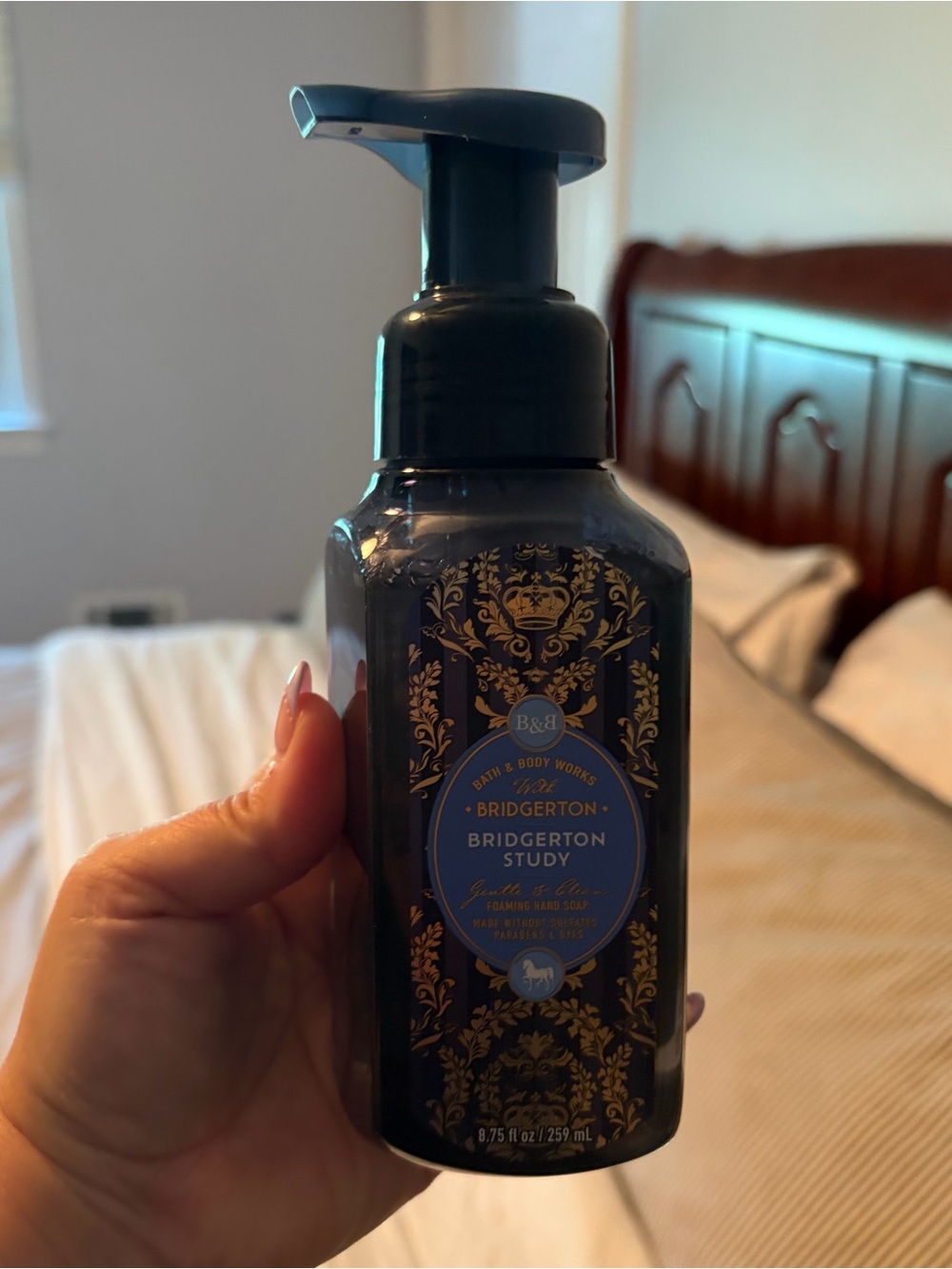 Bath & Body Works Bridgerton Study Foaming Hand Soap — Dark Blue & Gold